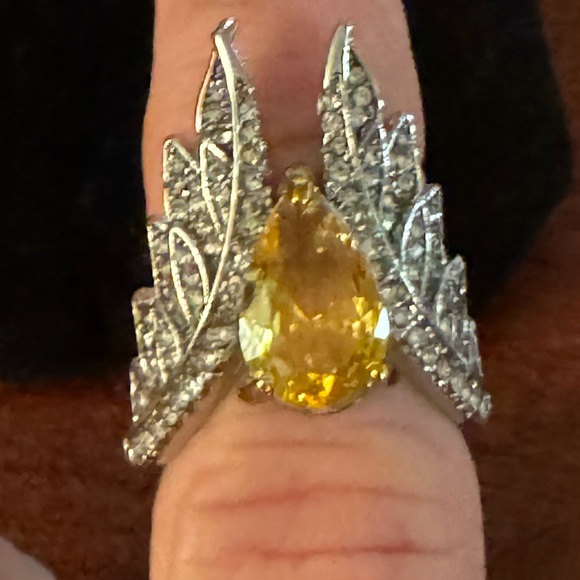 Yellow Zirconia & Simulated Diamond Angel Wings Glam, Luxury, Party Ring, Sz 6 - Picture 4 of 9